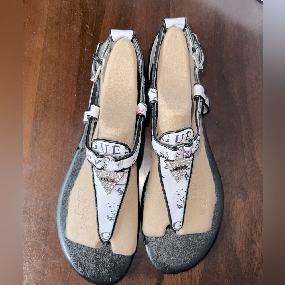 Sandal guess size 8